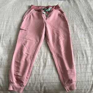 Mauve Zamora figs joggers